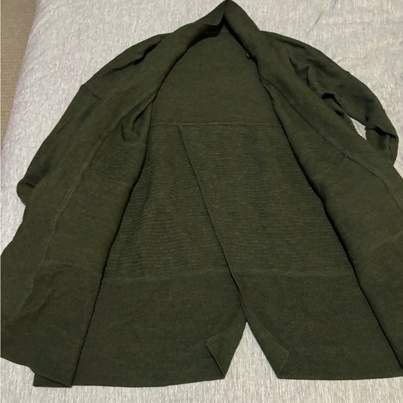 Lululemon Sit In Lotus Wrap II Heathered Dark Olive Size 2 - Picture 6 of 9